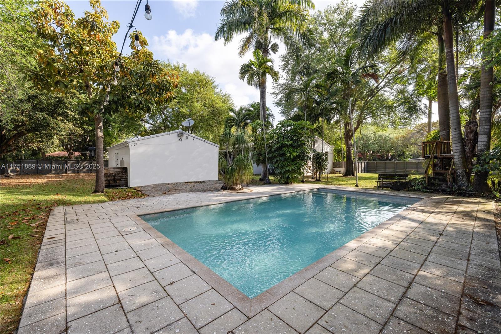 11660 NE 8 Ave, Biscayne Park, Florida image 14