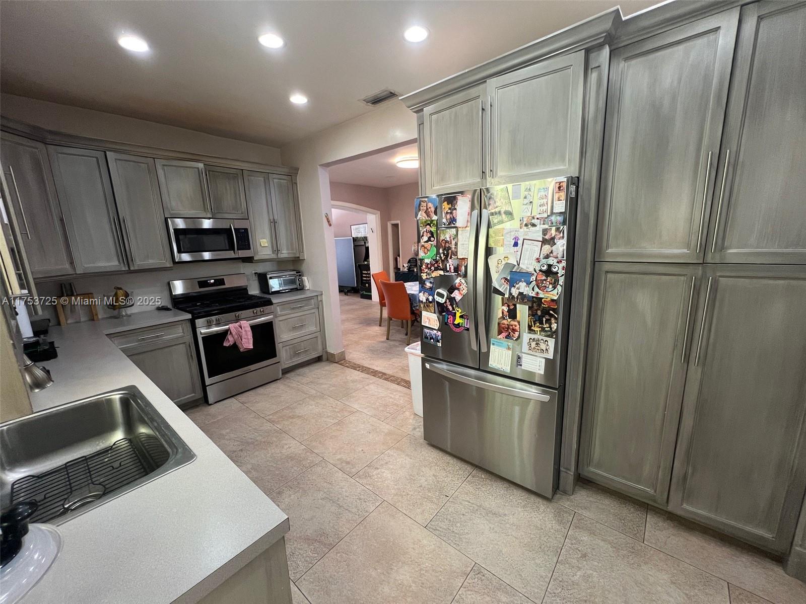 4575 Post Ave, Miami Beach, Florida image 13