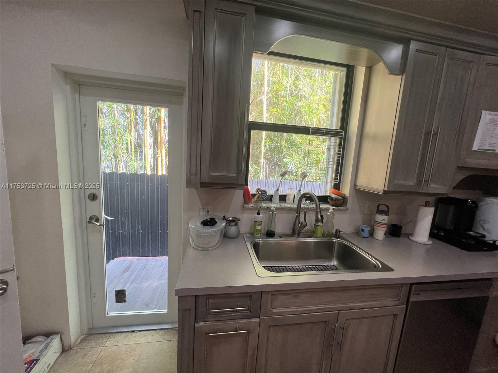 4575 Post Ave, Miami Beach, Florida image 14