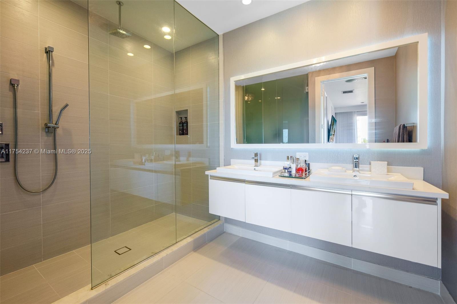 10563 NW 66th St #., Doral, Florida image 26