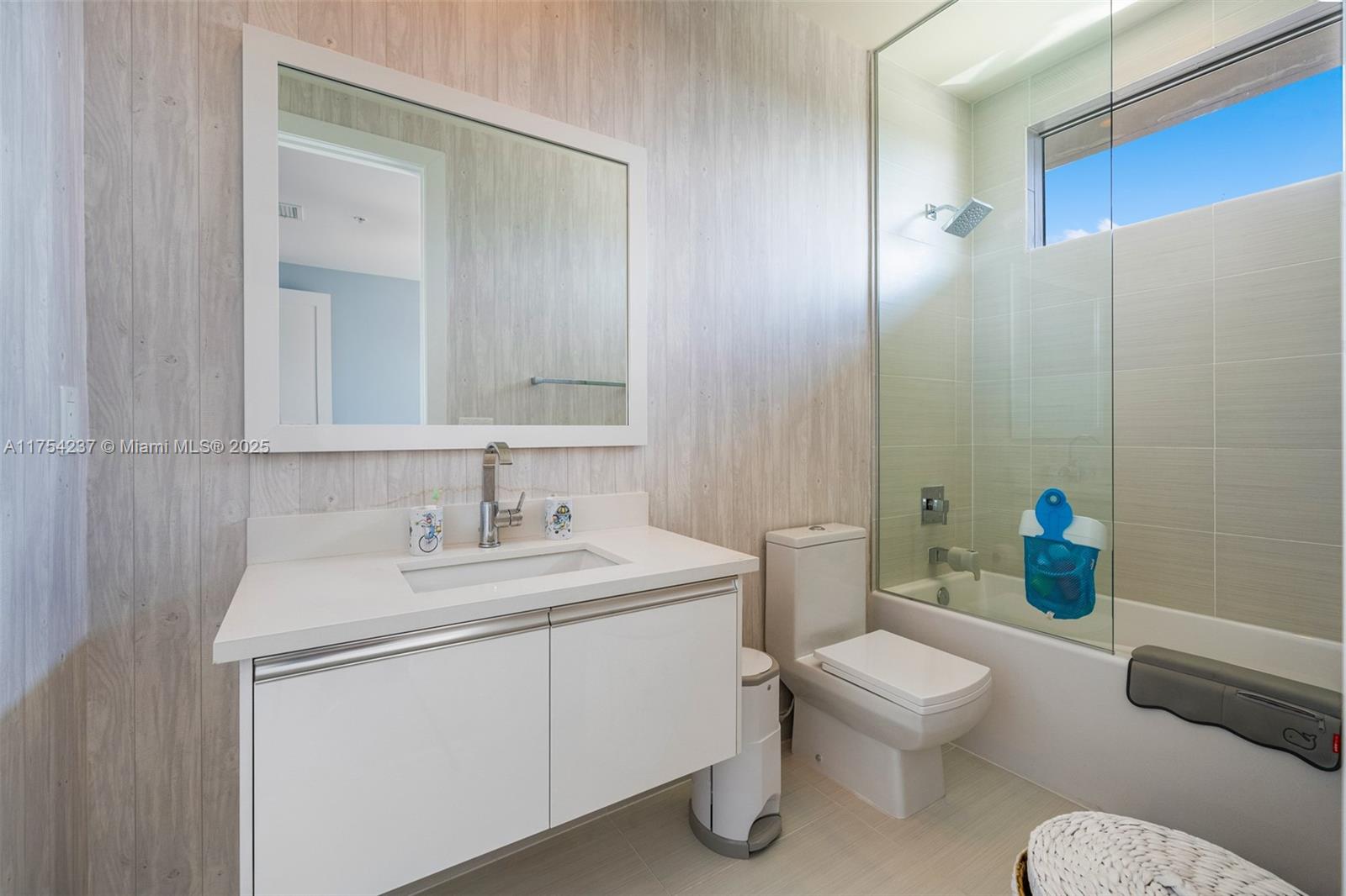 10563 NW 66th St #., Doral, Florida image 31