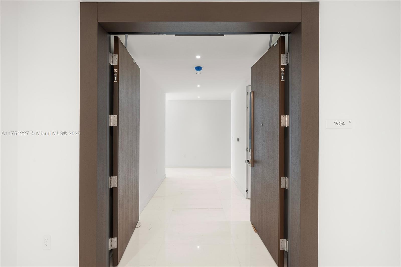 Condo for Rent in Miami, FL