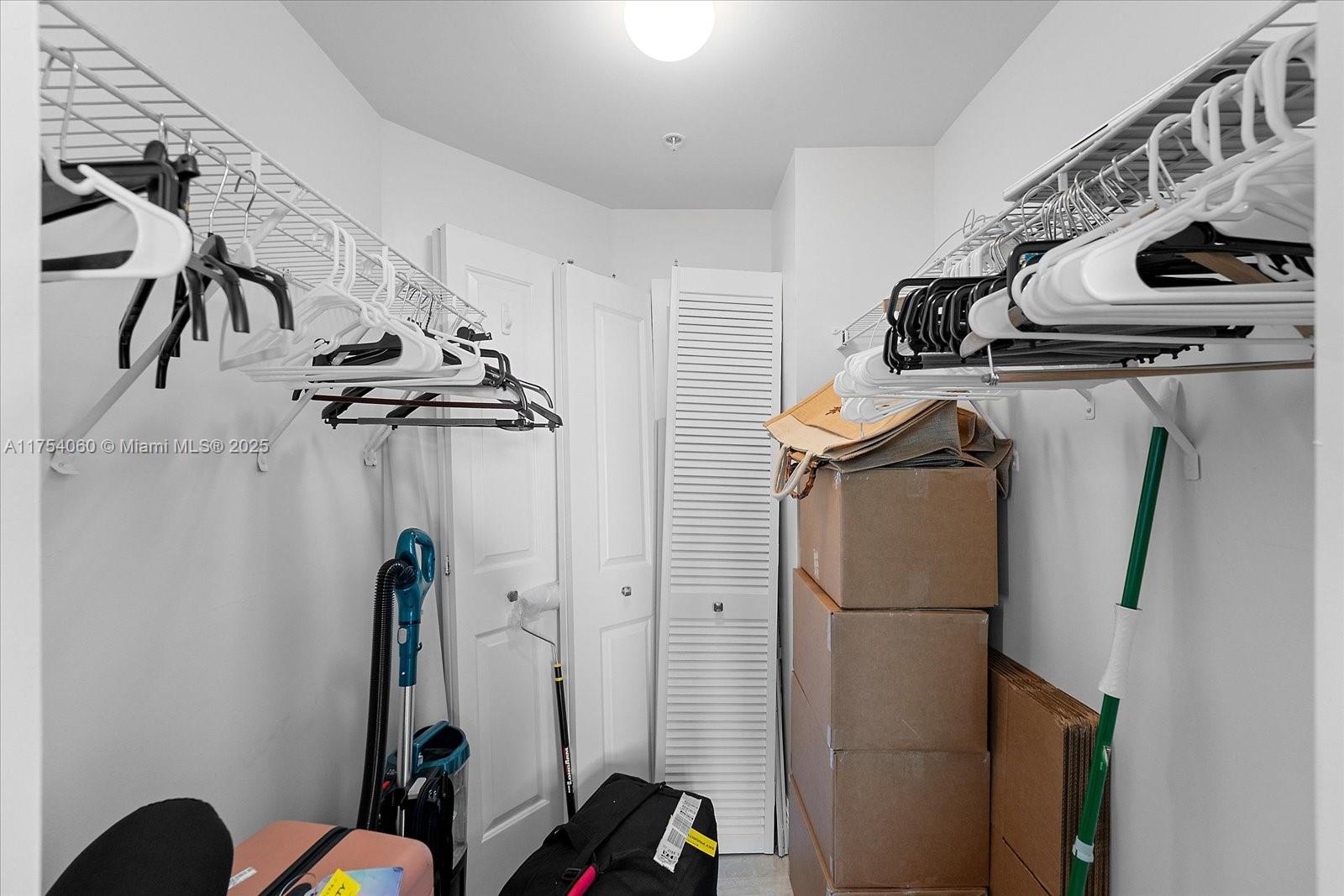 7900 Harbor Island Dr #818, North Bay Village FL 33141
