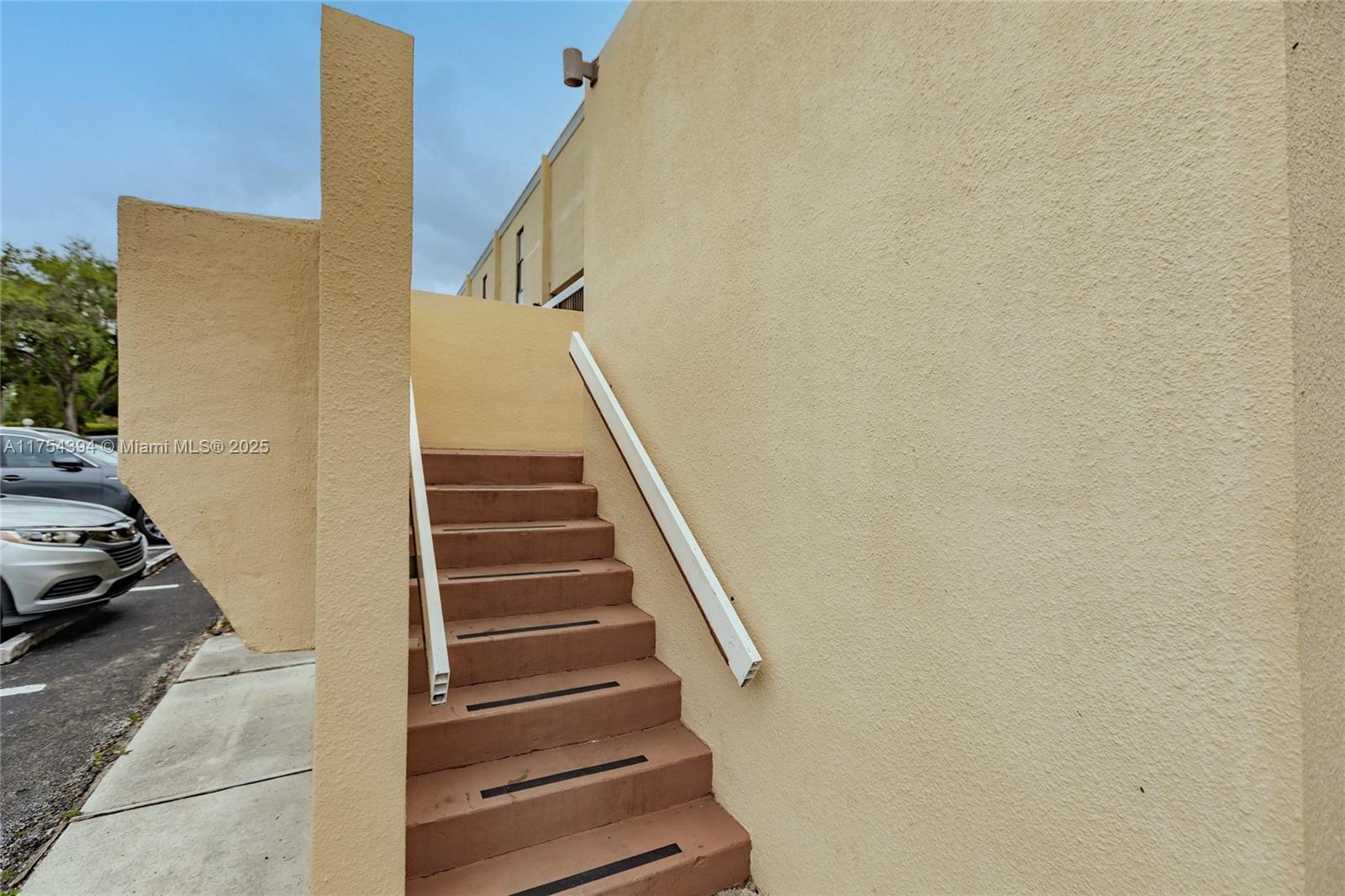 Property photo # 8