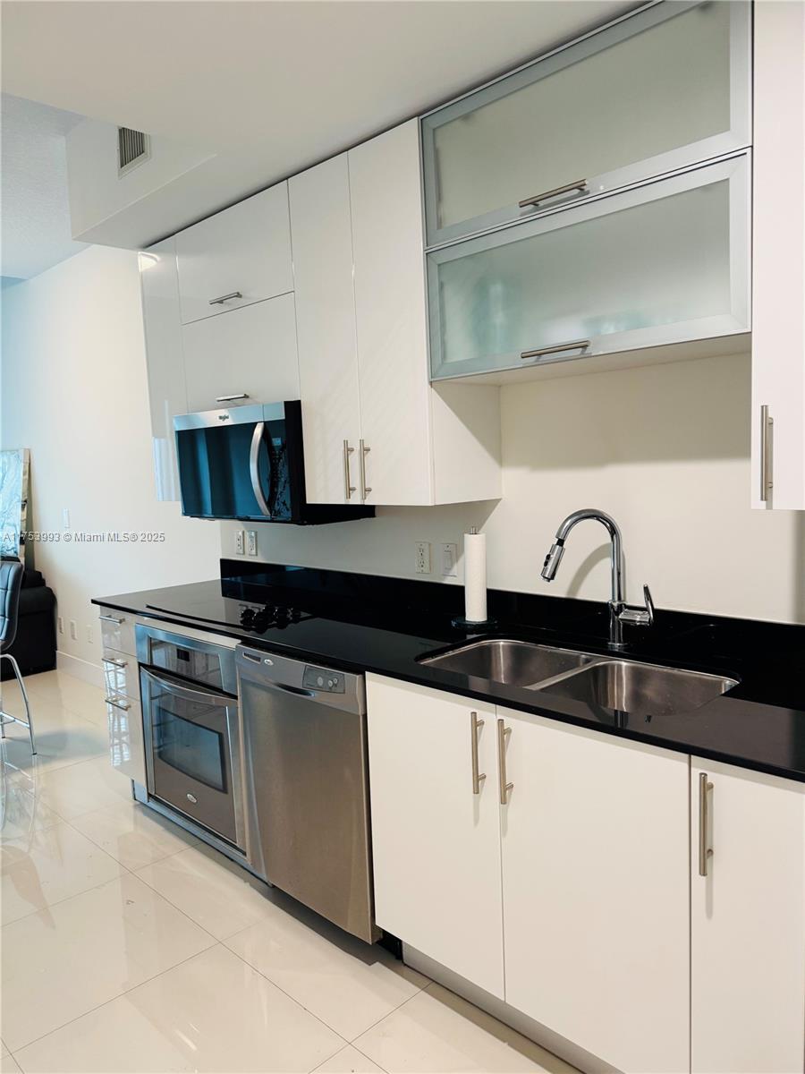 60 SW 13th St #1122, Miami FL 33130