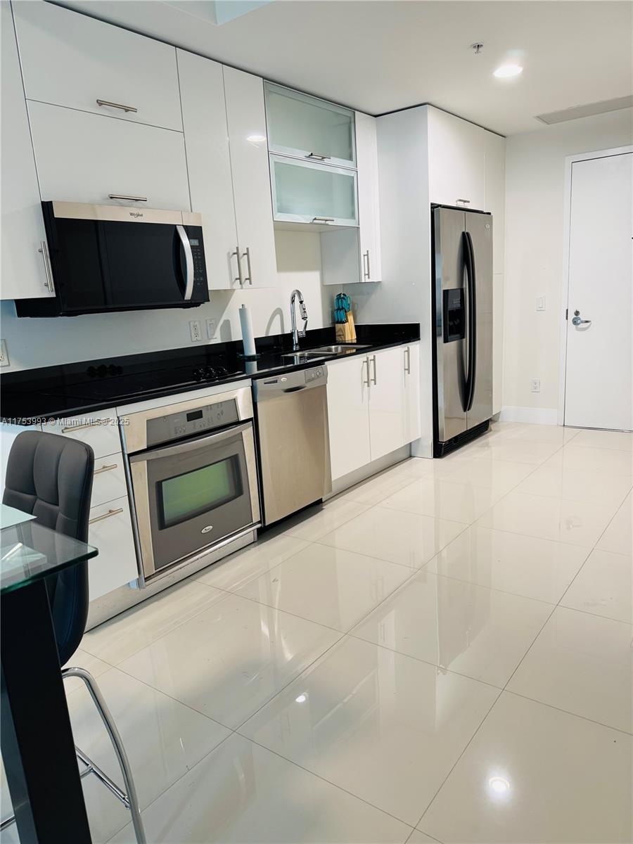 60 SW 13th St #1122, Miami FL 33130