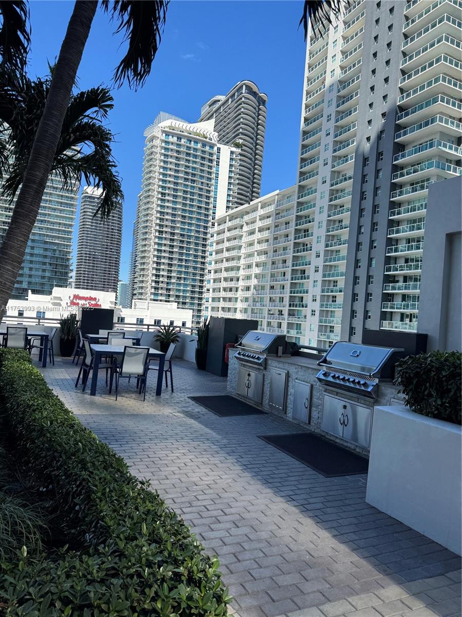 60 SW 13th St #1122, Miami FL 33130