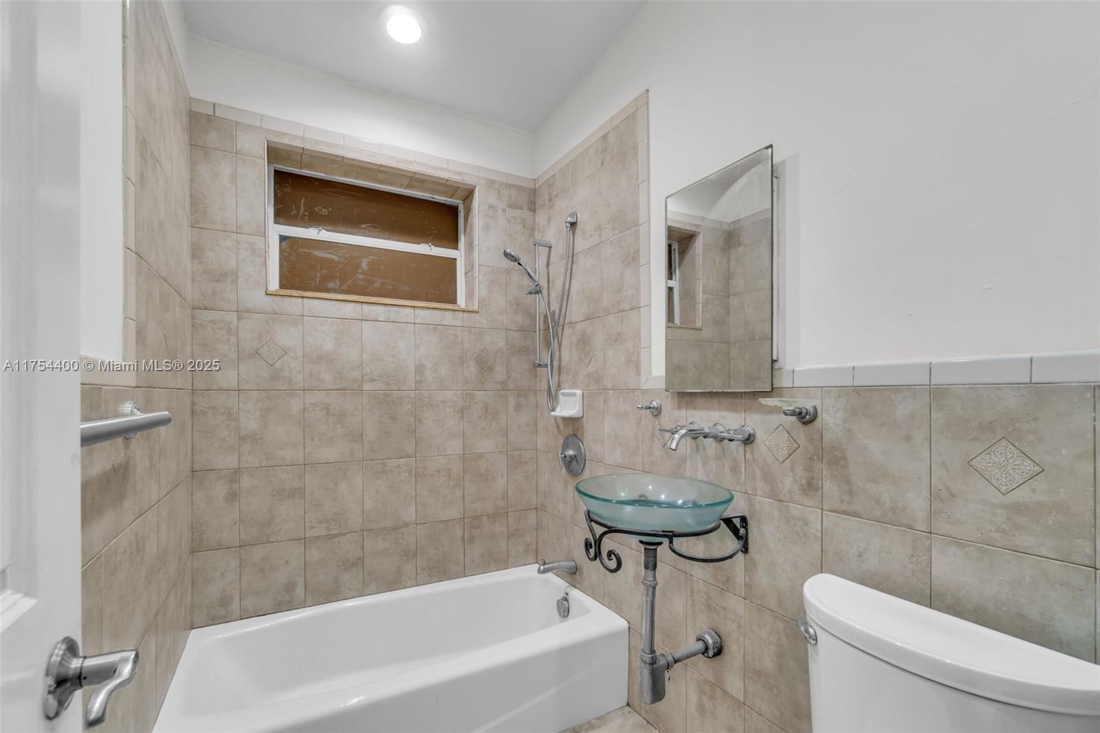 Listing Photo 11