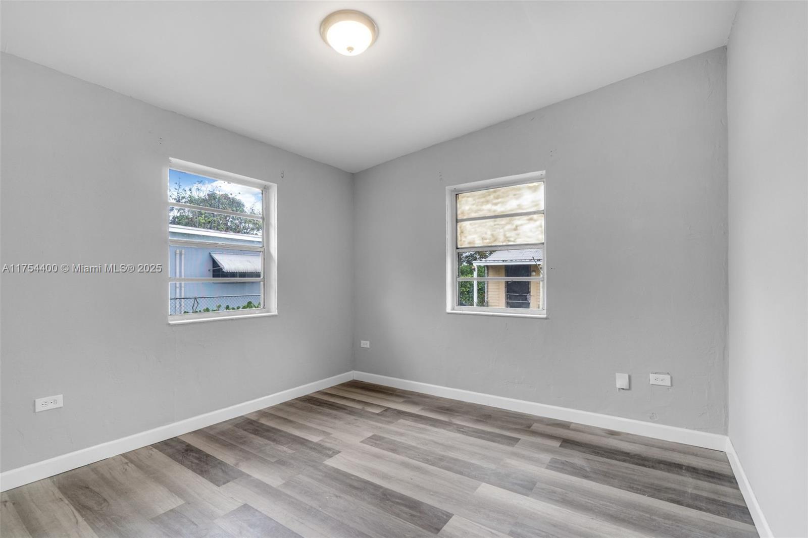 Listing Photo 7