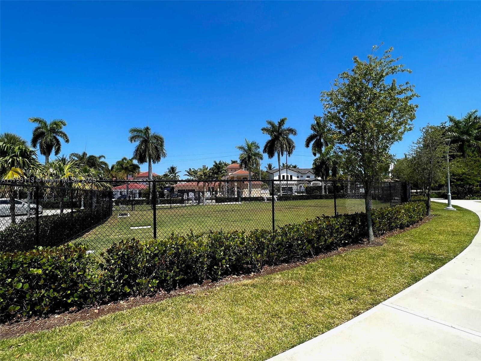 270 Layne Blvd #208, Hallandale Beach, Florida image 31