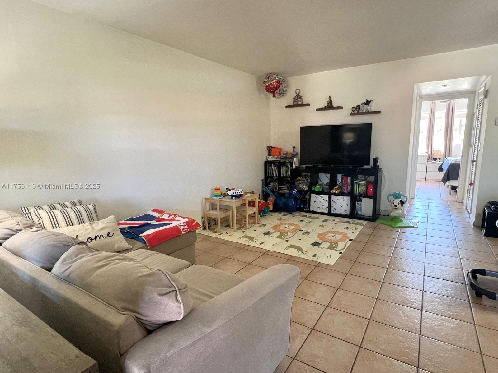 270 Layne Blvd #208, Hallandale Beach, Florida image 8