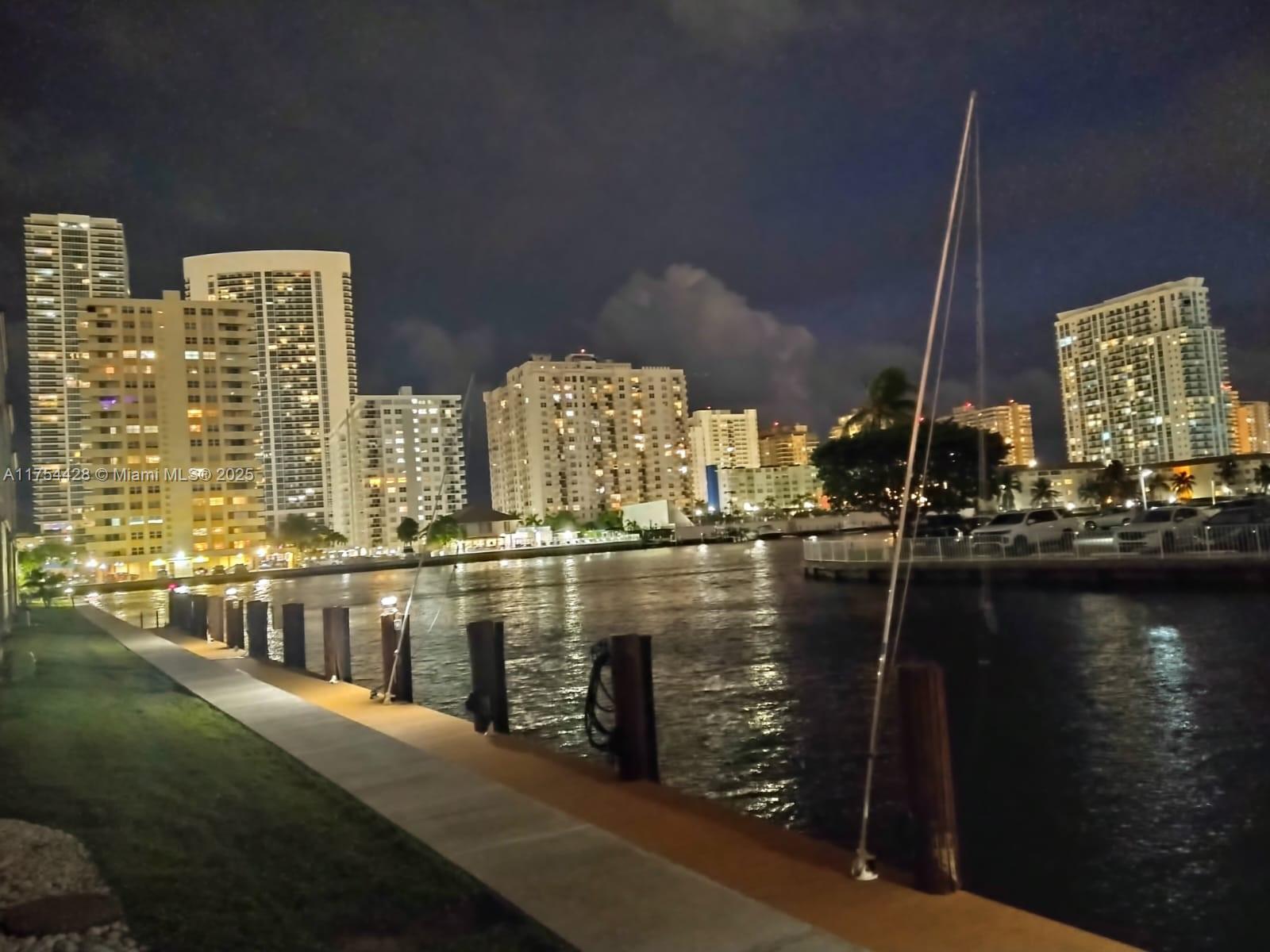 2600 Diana Dr #103, Hallandale Beach, Florida image 32