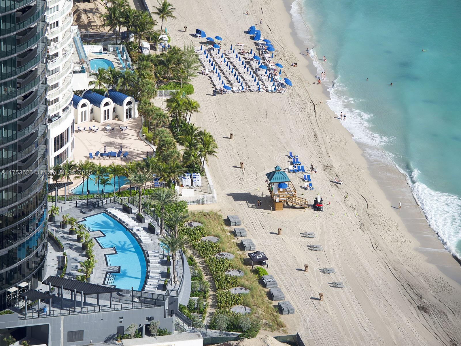 Apartamento à Venda em Sunny Isles Beach, FL