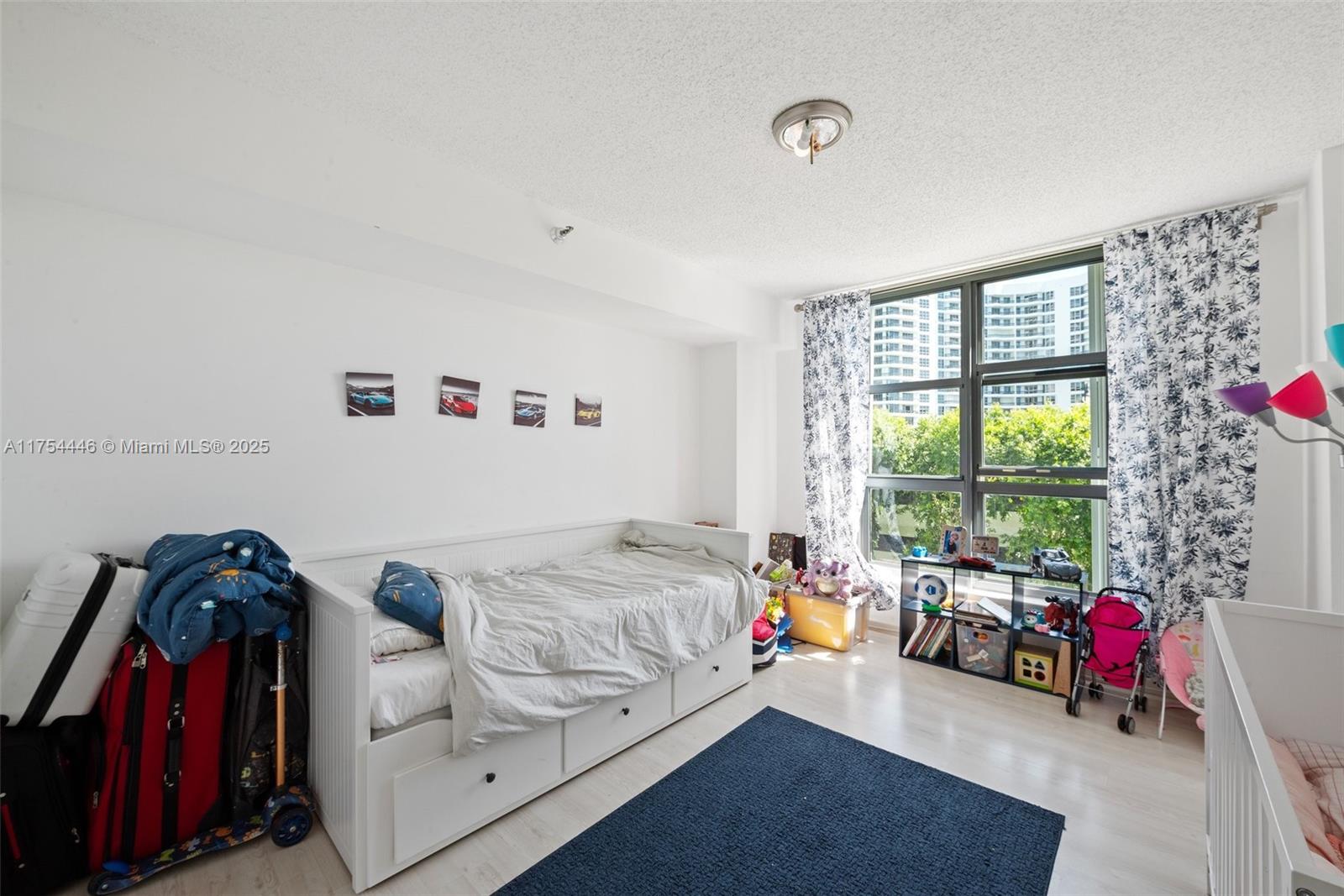 3530 Mystic Pointe Dr #415, Aventura FL 33180