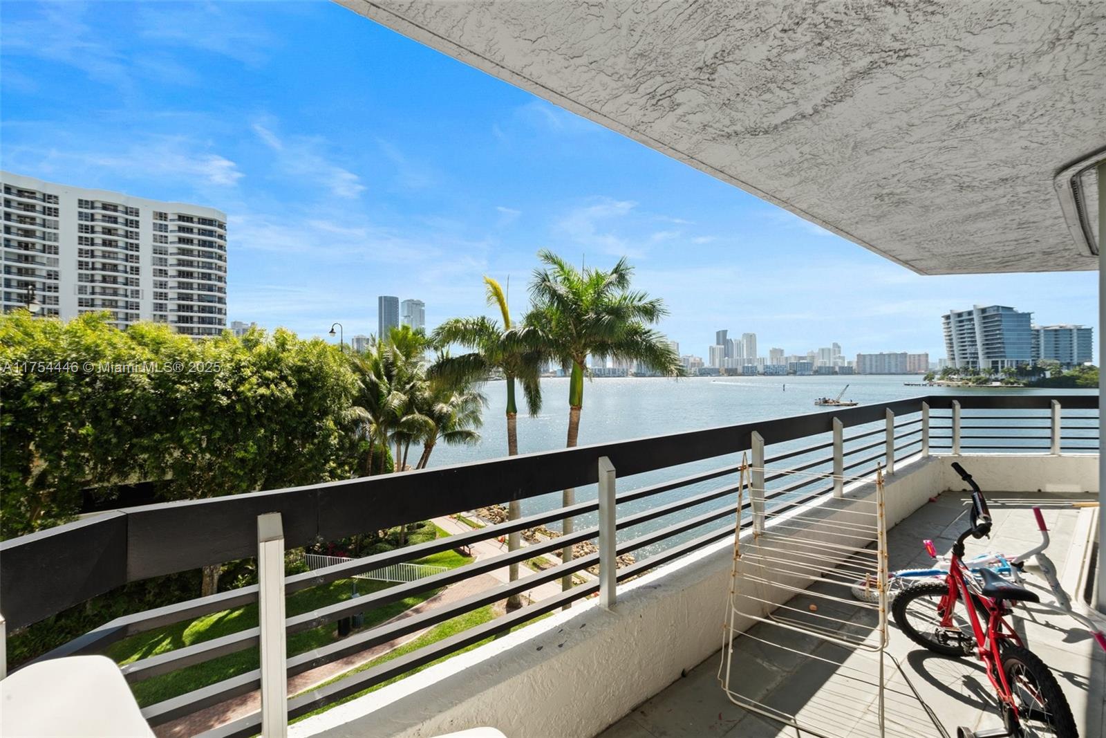 3530 Mystic Pointe Dr #415, Aventura FL 33180