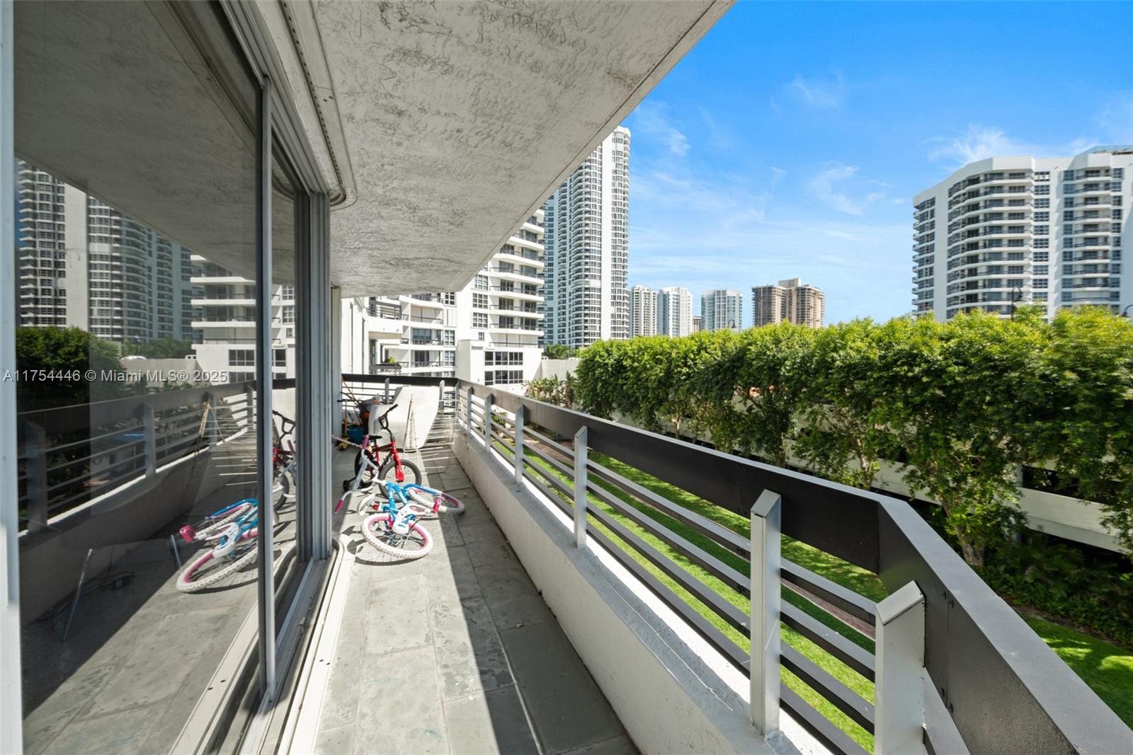 3530 Mystic Pointe Dr #415, Aventura FL 33180