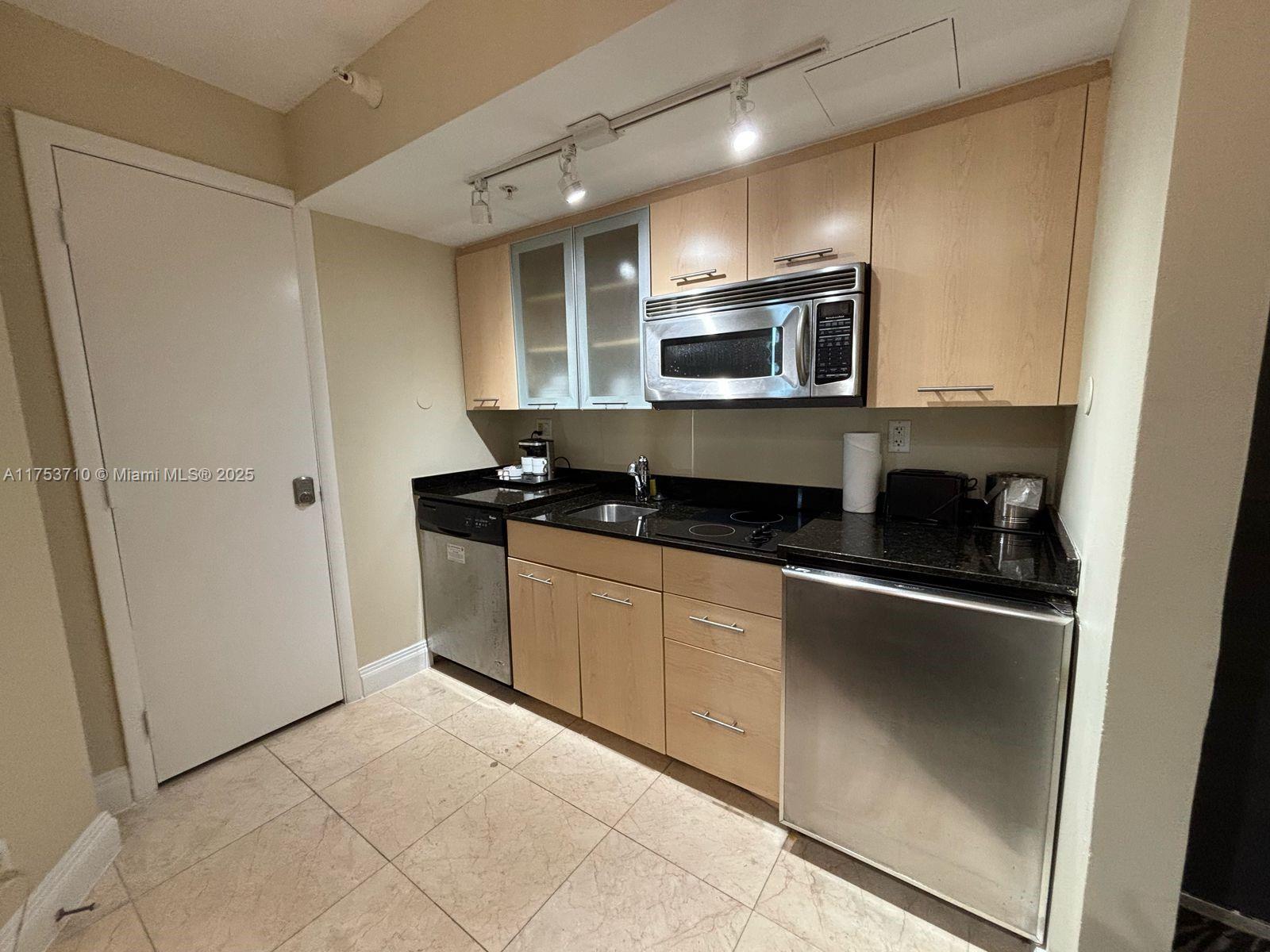 2670 E Sunrise Blvd #302, Fort Lauderdale, Florida image 16