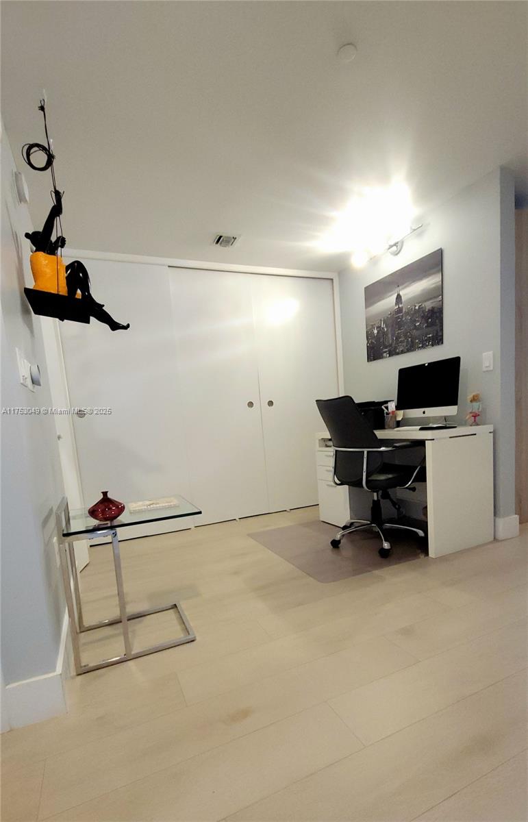Listing Photo 9