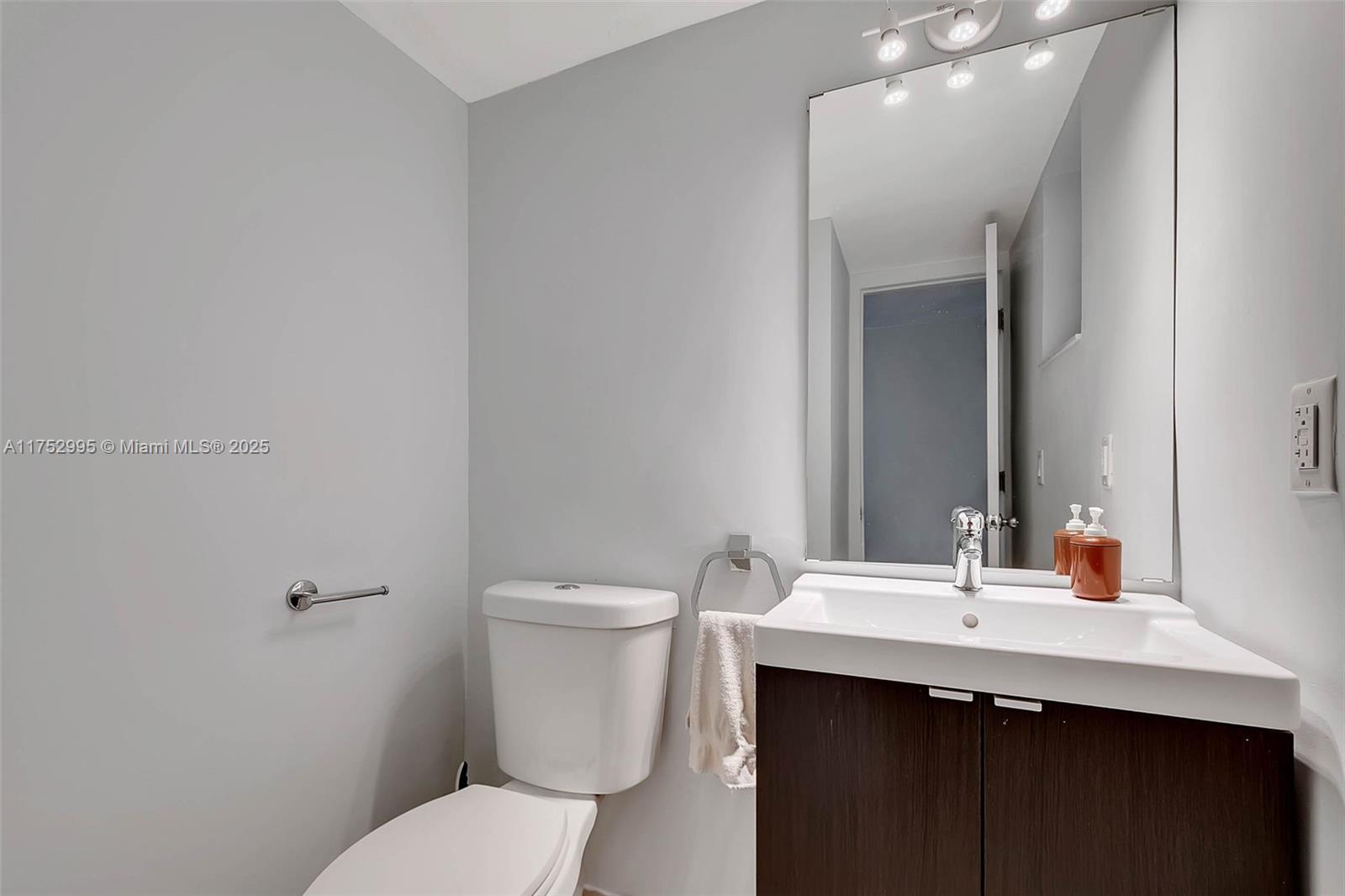 100 Ocean Lane Dr #202, Key Biscayne, Florida image 13