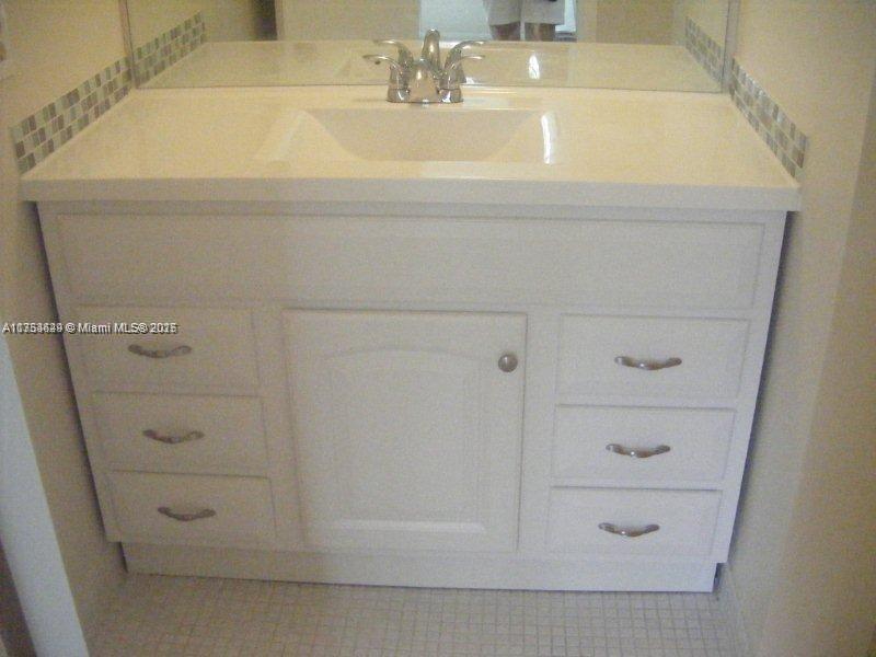 8401 Lagos De Campo Blvd #204V, Tamarac, Florida image 9