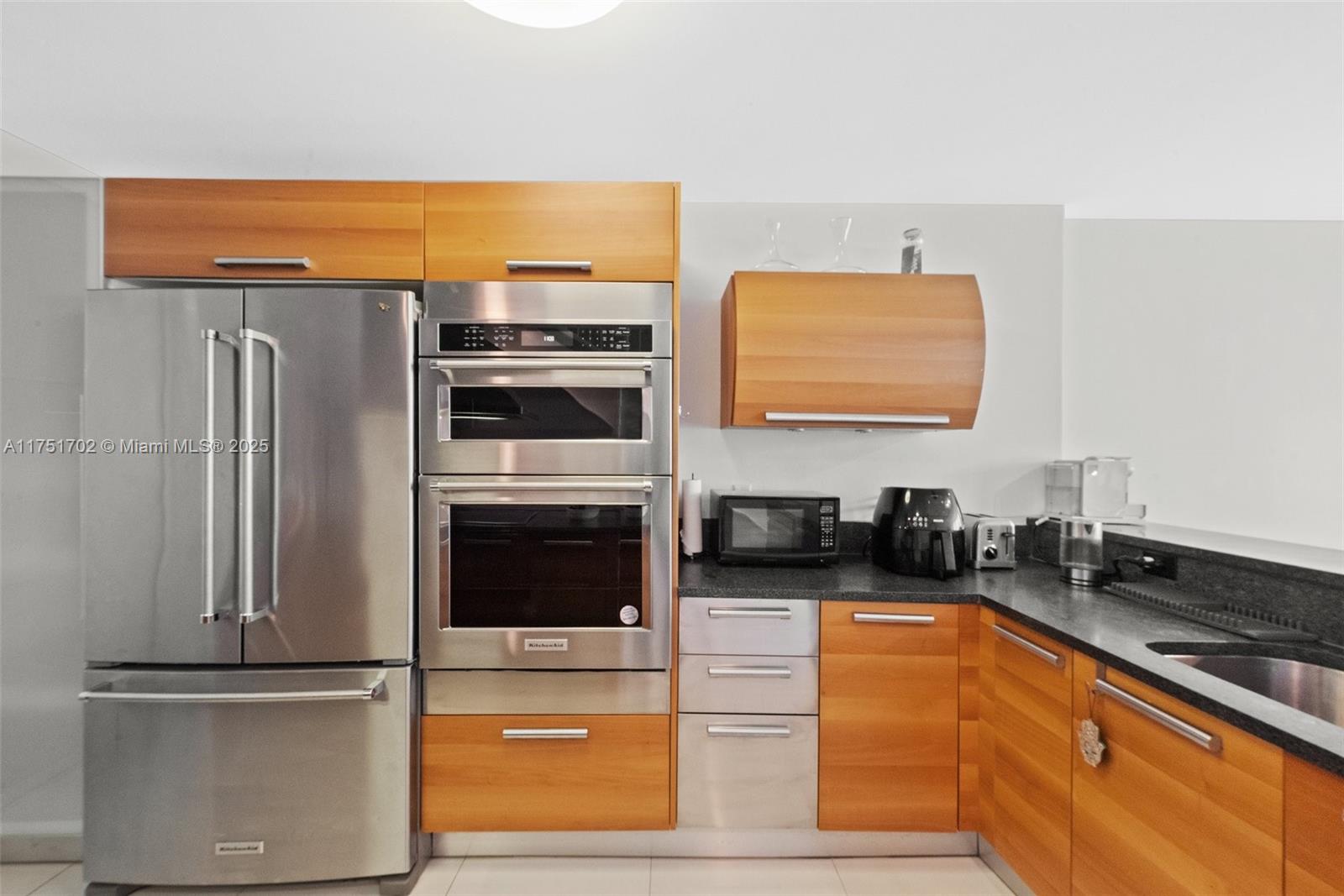 2950 NE 188th St #102, Aventura FL 33180