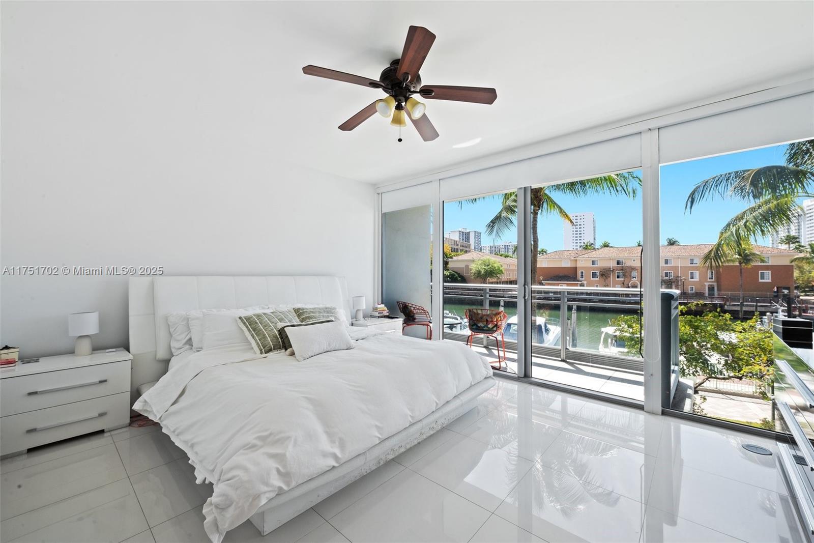 2950 NE 188th St #102, Aventura FL 33180