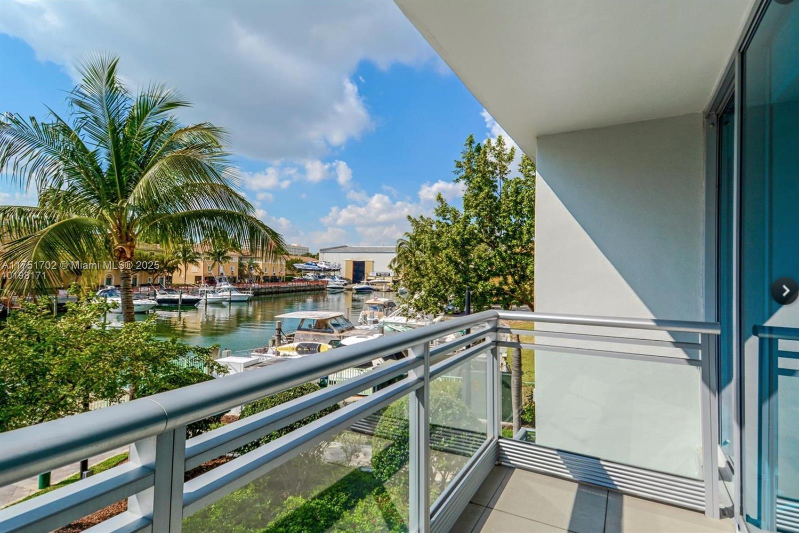 2950 NE 188th St #102, Aventura FL 33180