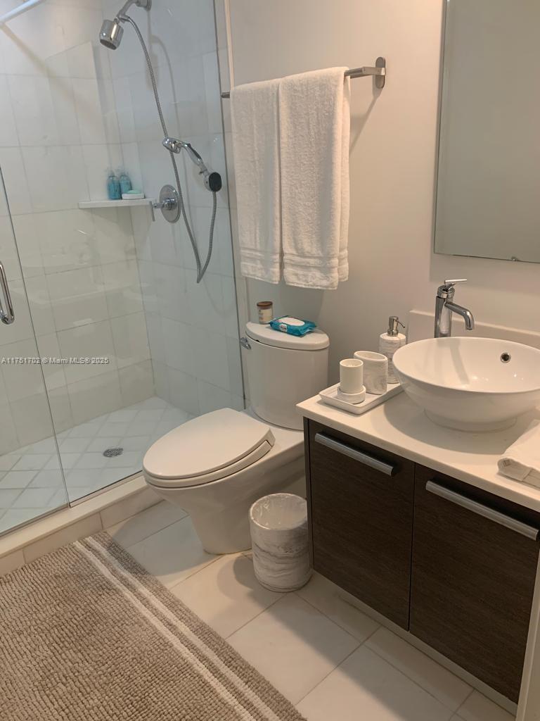 2950 NE 188th St #102, Aventura FL 33180
