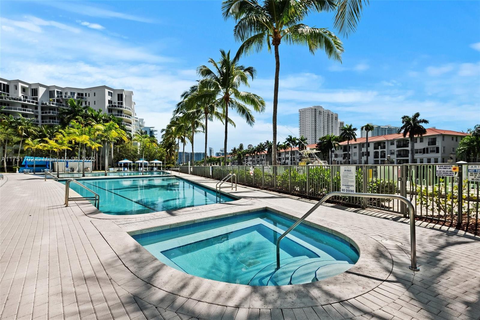 2950 NE 188th St #102, Aventura FL 33180