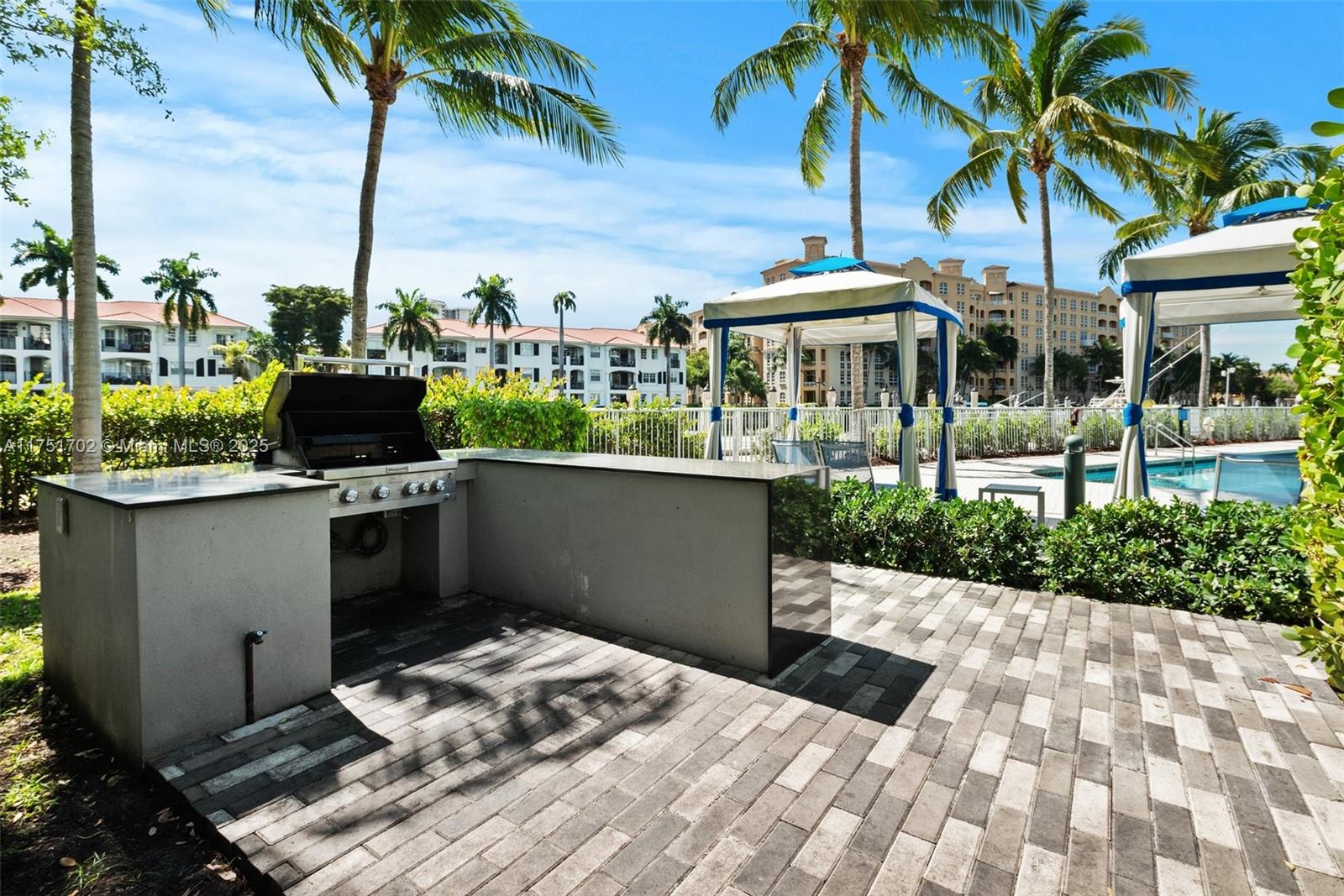 2950 NE 188th St #102, Aventura FL 33180