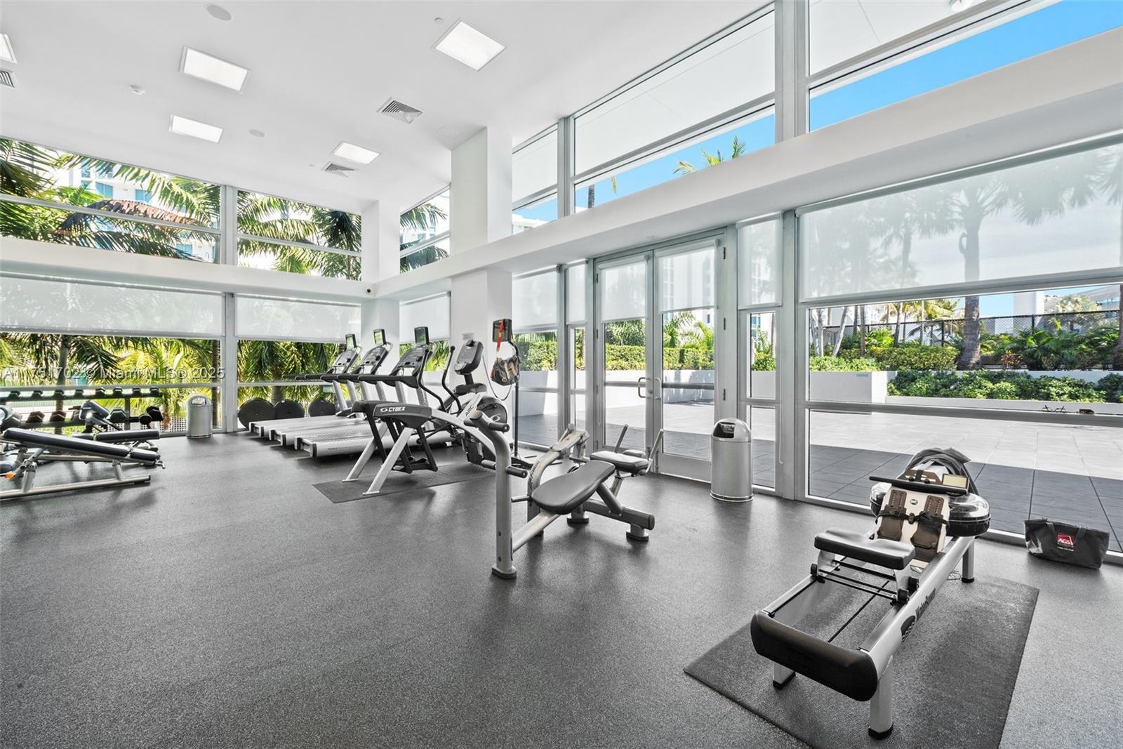 2950 NE 188th St #102, Aventura FL 33180