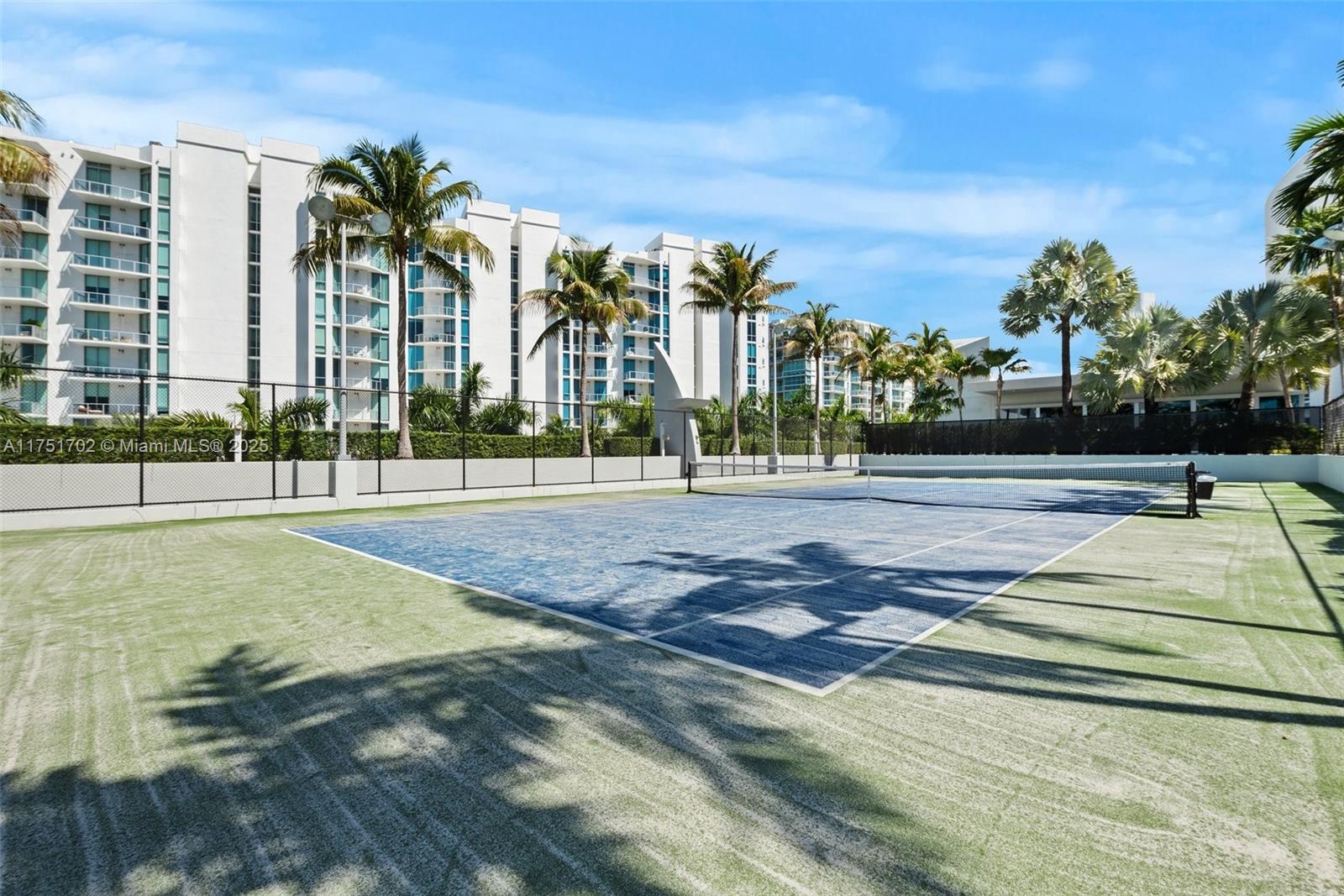 2950 NE 188th St #102, Aventura FL 33180