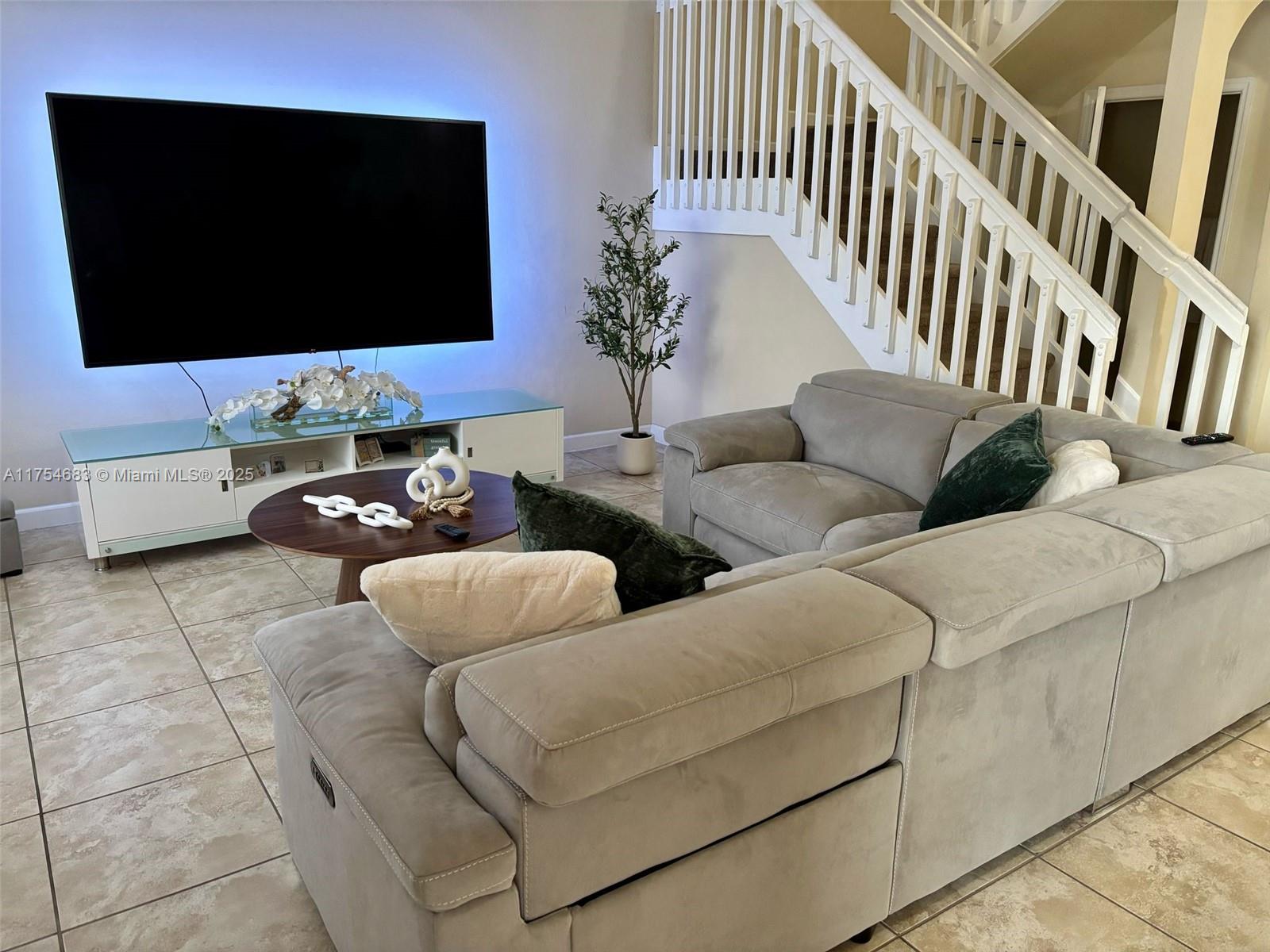 3544 W 88th Ter #1, Hialeah, Florida image 3