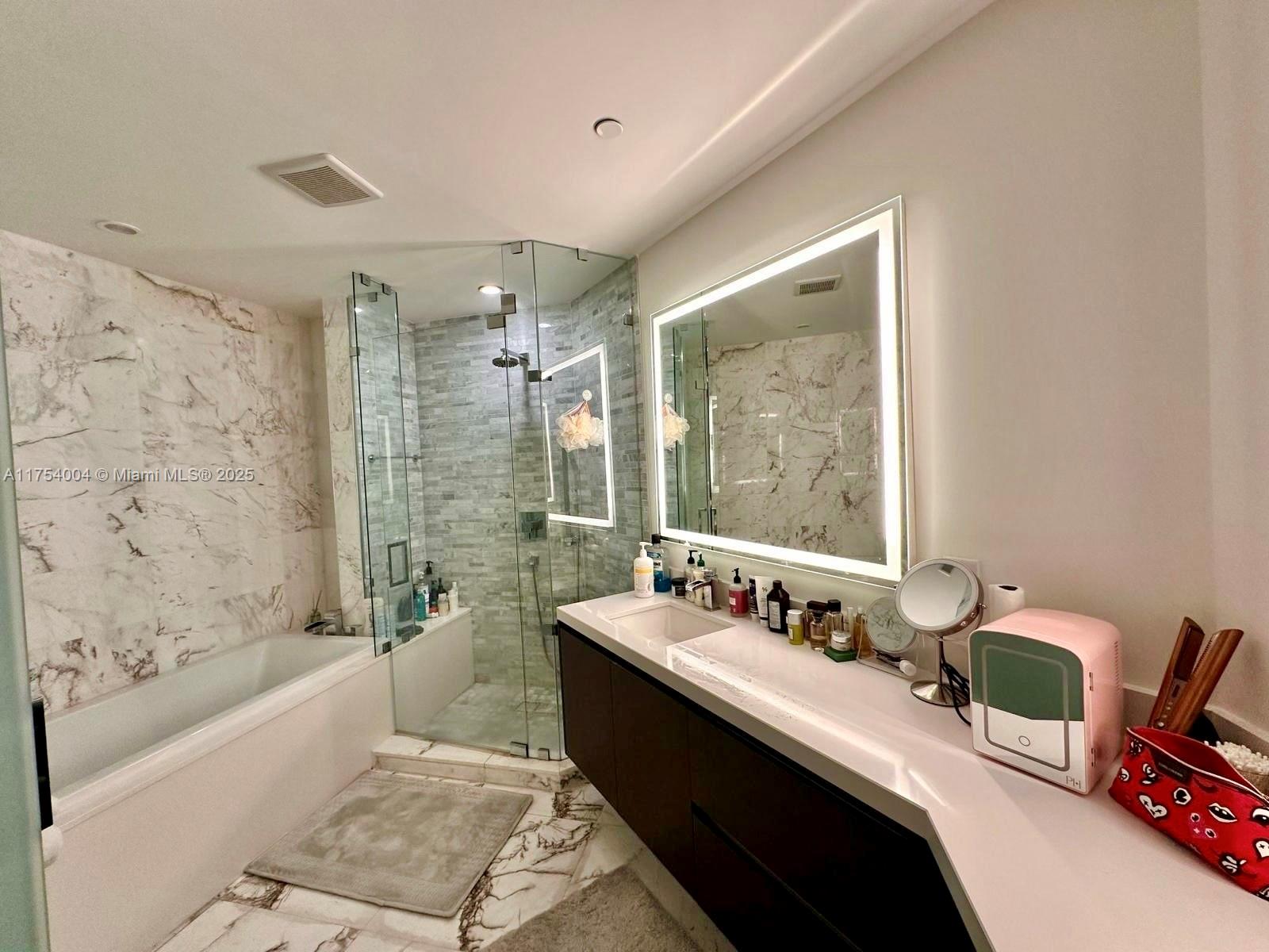 851 NE 1st Ave #2306, Miami FL 33132