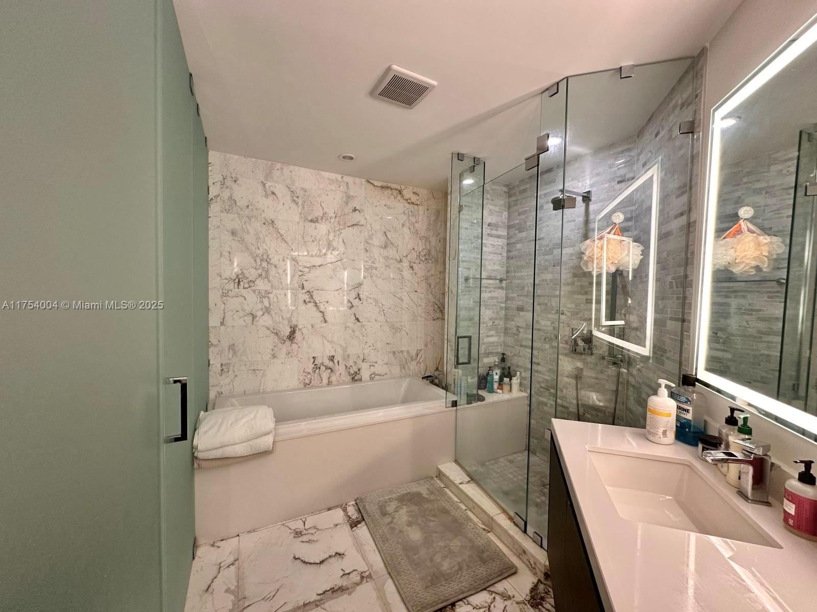851 NE 1st Ave #2306, Miami FL 33132