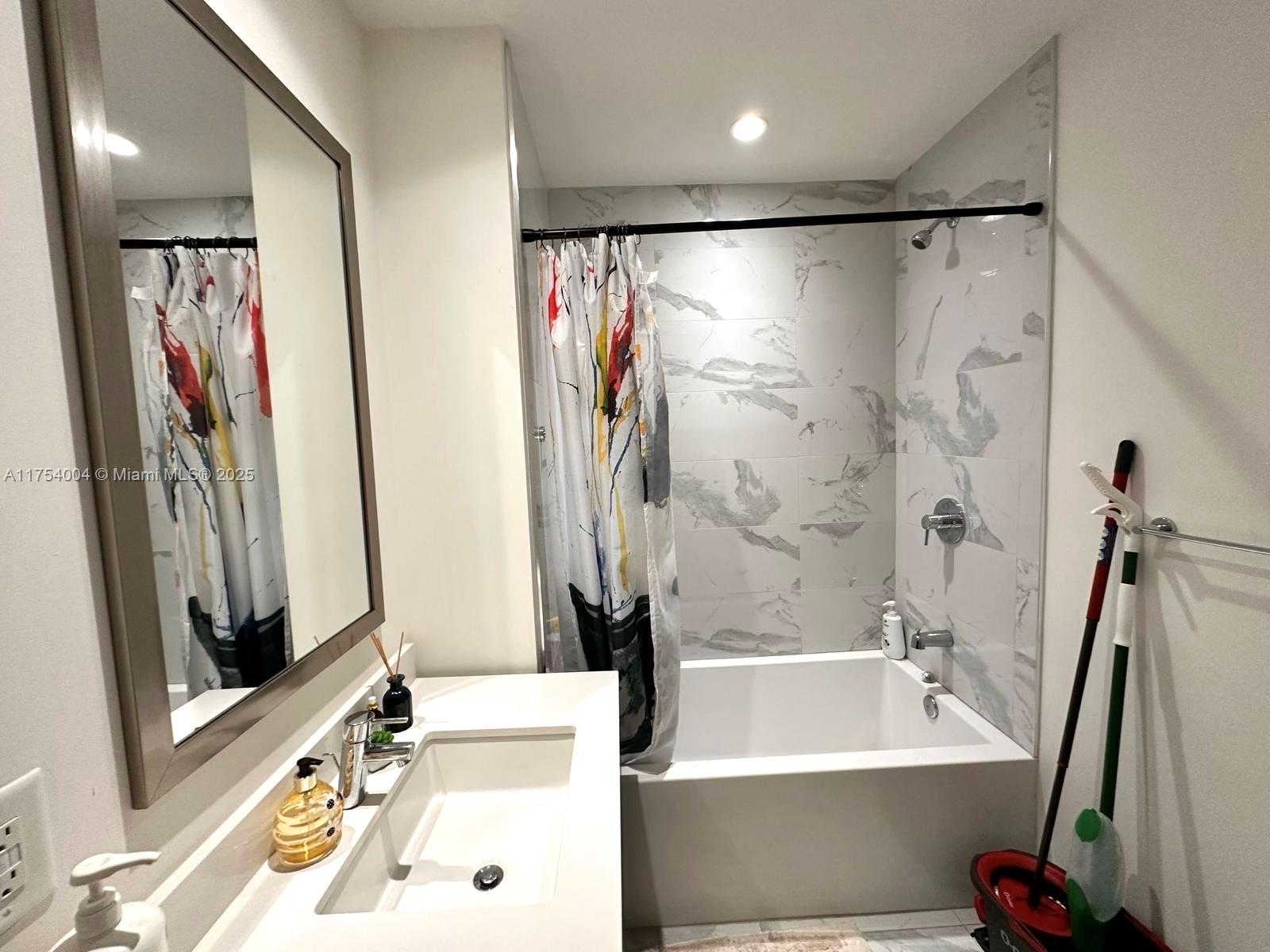 851 NE 1st Ave #2306, Miami FL 33132