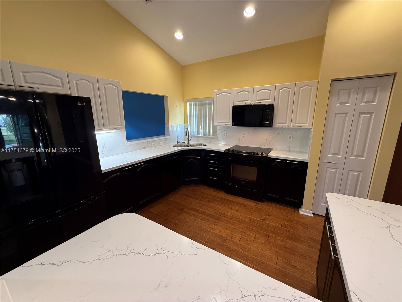 8041 Via Hacienda, Riviera Beach, Florida image 14