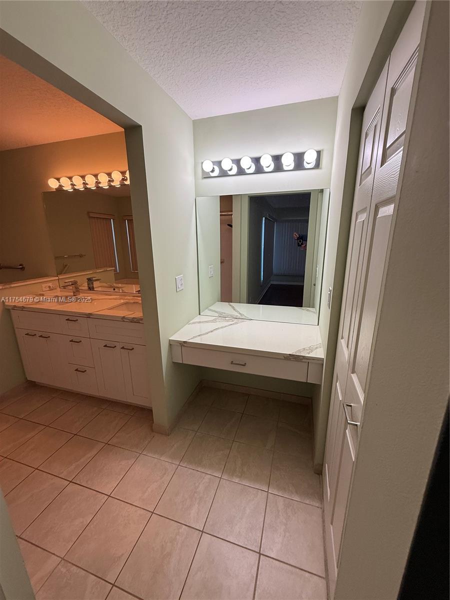 8041 Via Hacienda, Riviera Beach, Florida image 23