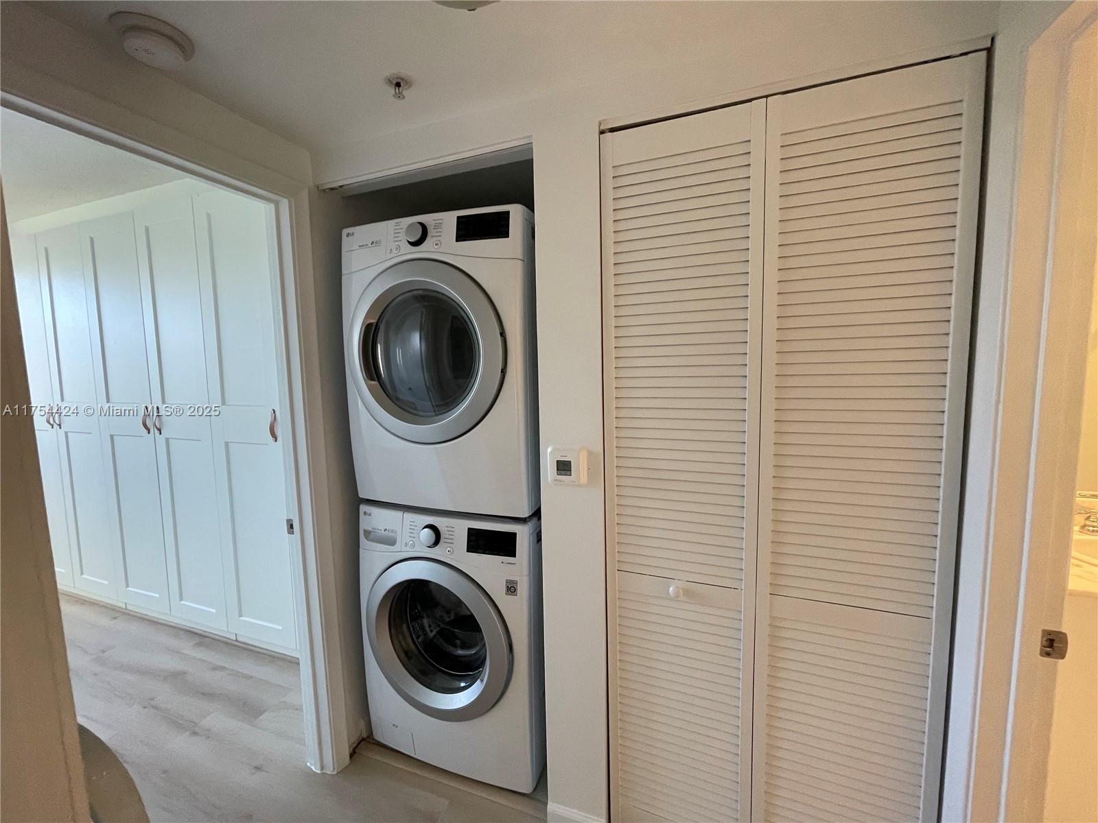 Listing Photo 12