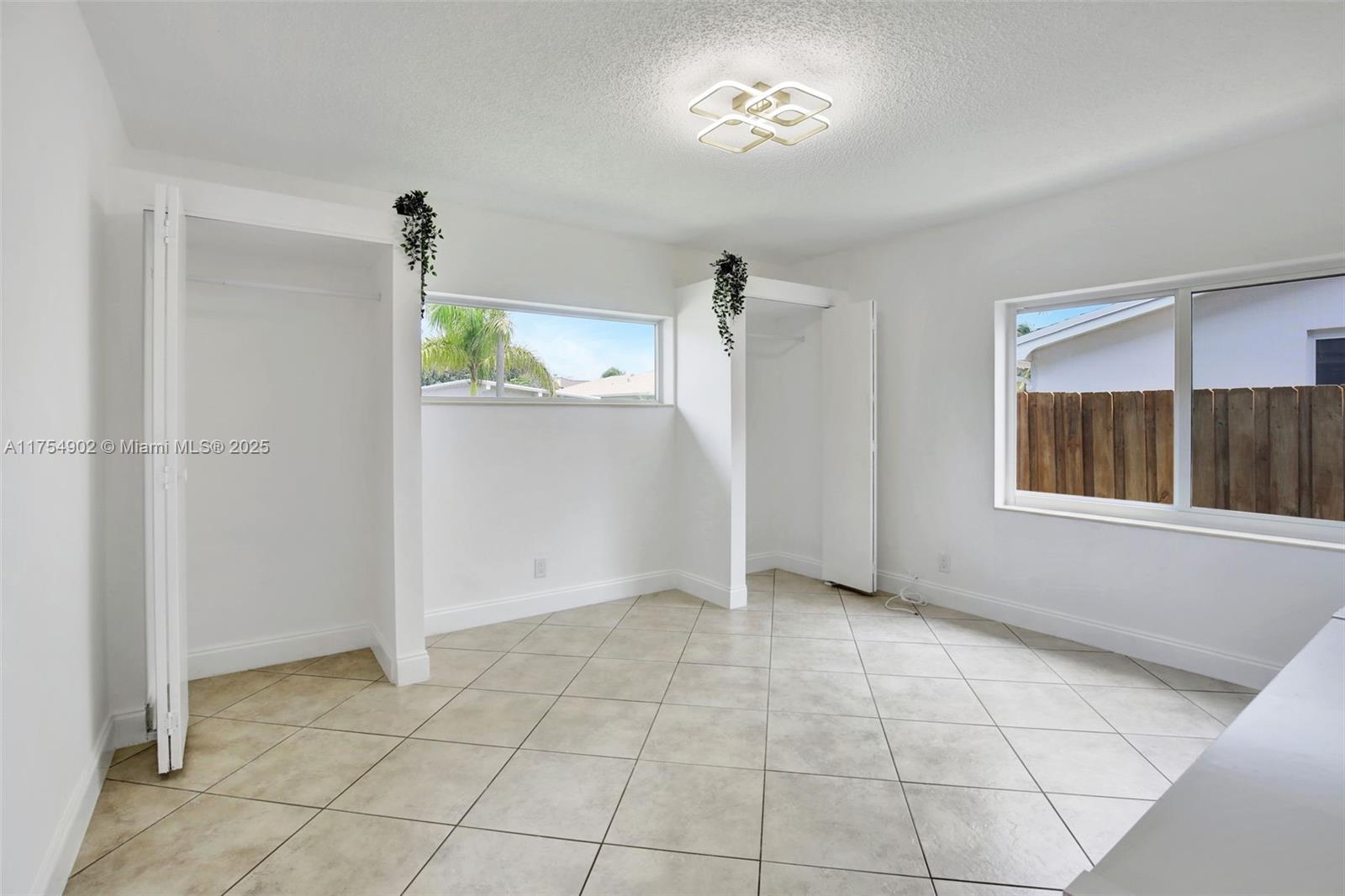 34 SE 14th St, Dania Beach, Florida image 12