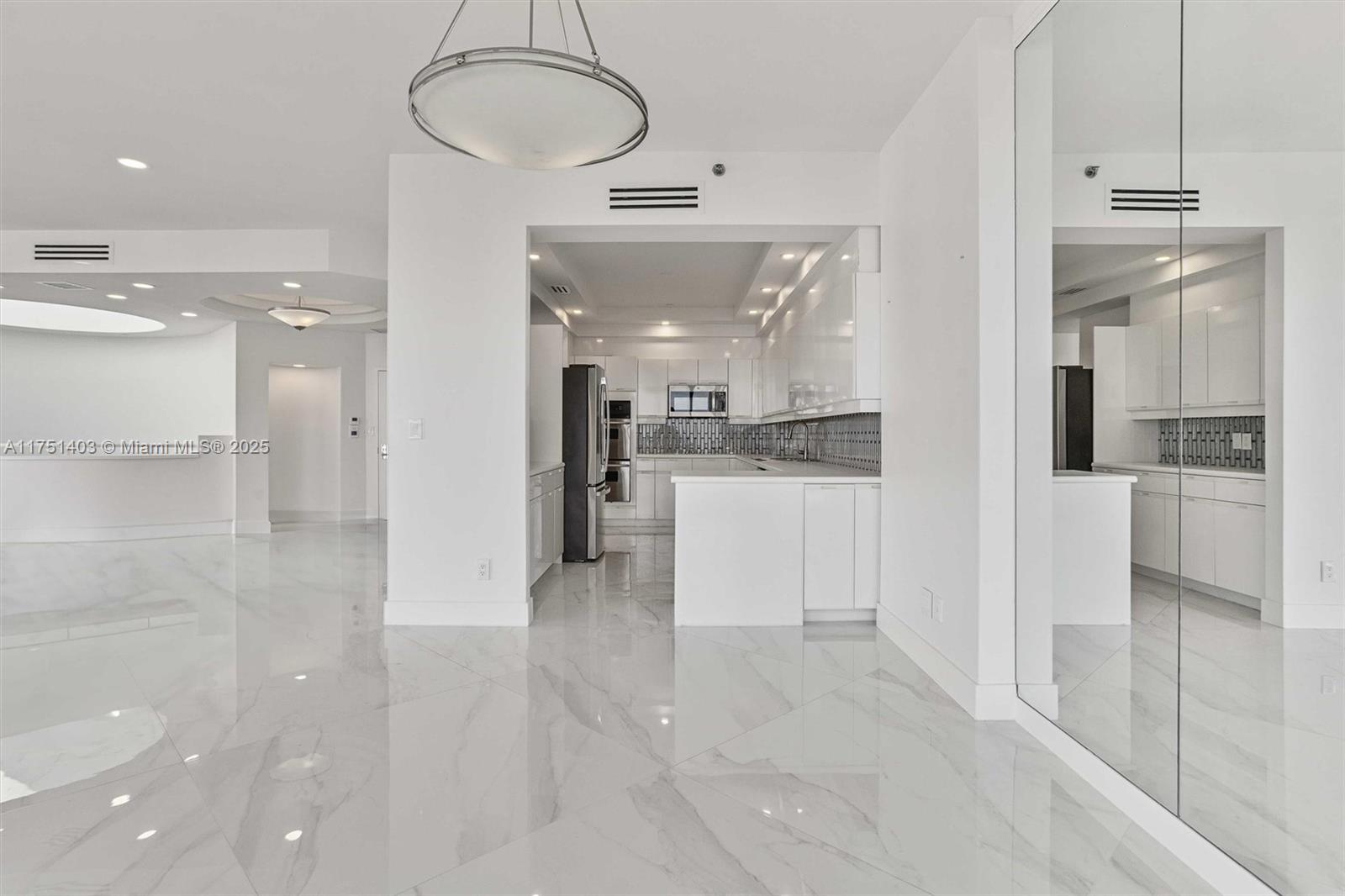 2000 Island Blvd #PH-5, Aventura, Florida image 12