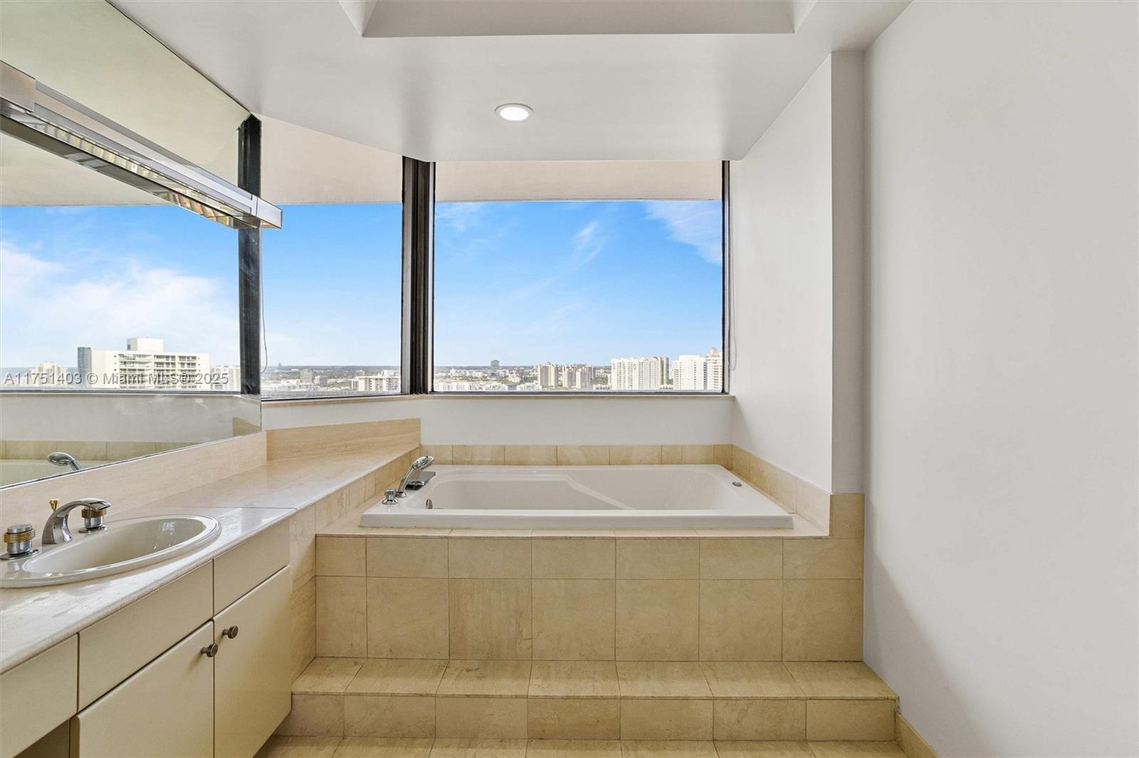2000 Island Blvd #PH-5, Aventura, Florida image 27