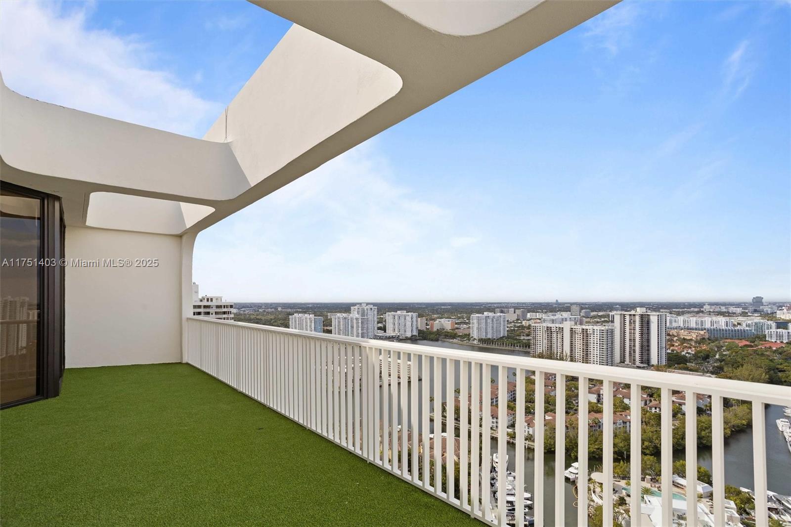 2000 Island Blvd #PH-5, Aventura, Florida image 4