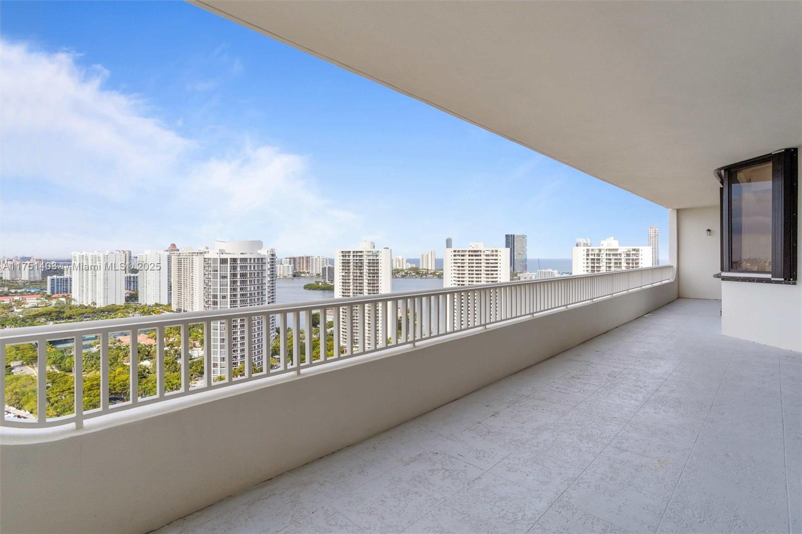 2000 Island Blvd #PH-5, Aventura, Florida image 5