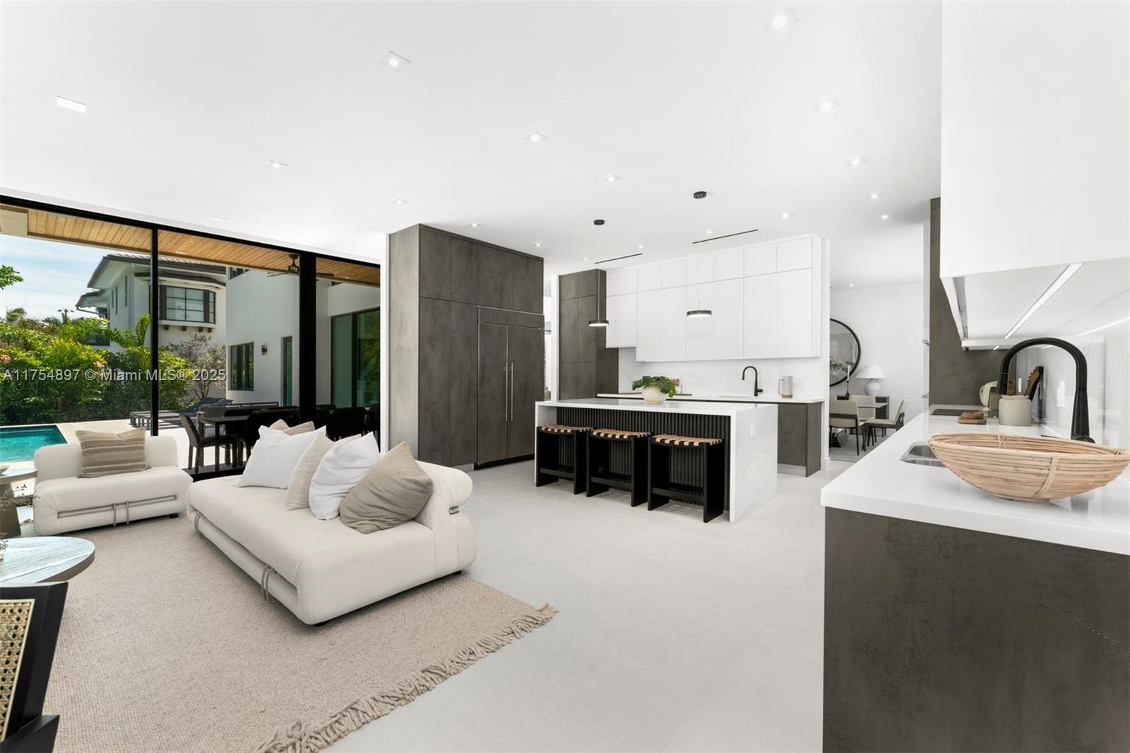 4425 Adams Ave, Miami Beach, Florida image 18