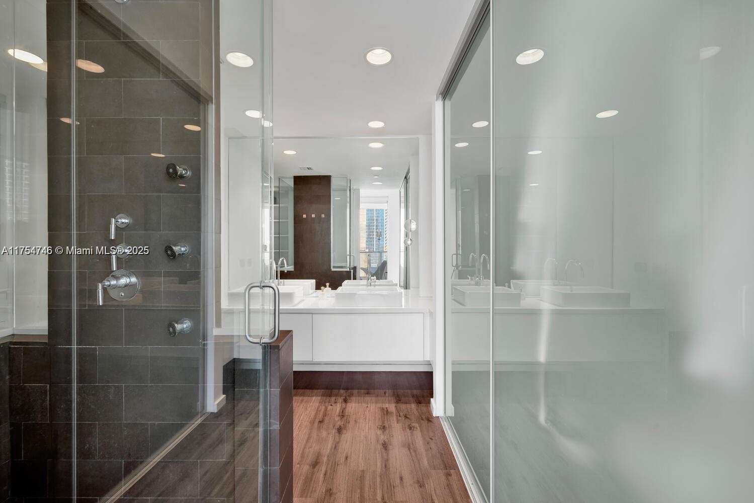 1040 Biscayne #2507, Miami FL 33132