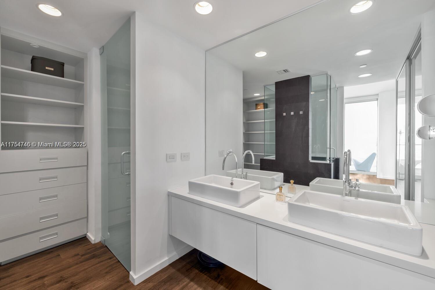 1040 Biscayne #2507, Miami FL 33132
