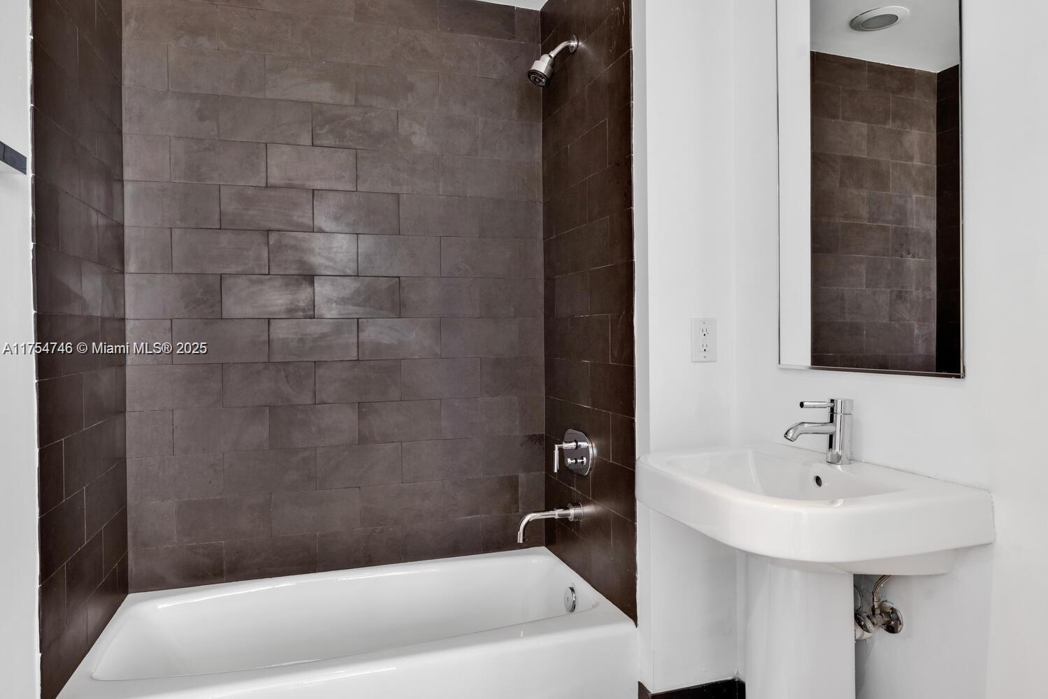 1040 Biscayne #2507, Miami FL 33132