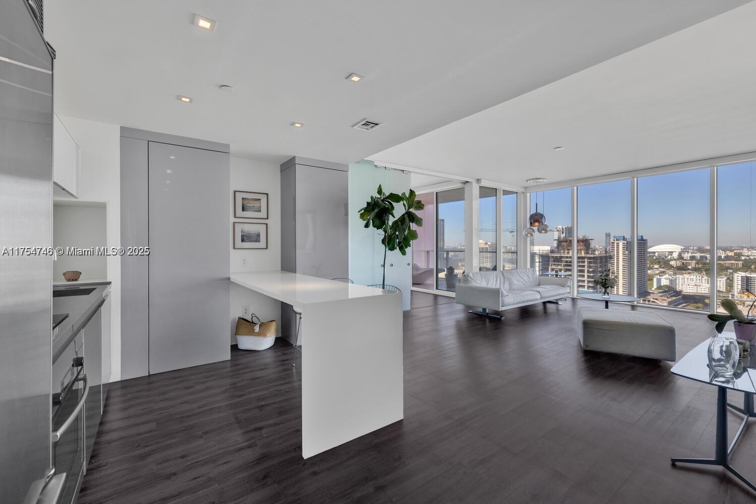 1040 Biscayne #2507, Miami FL 33132