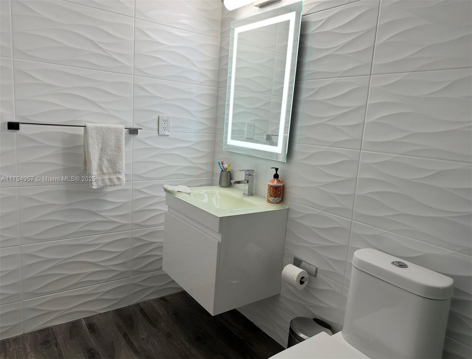 20301 W Country Club Dr #1530, Aventura, Florida image 17